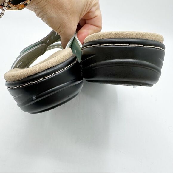 Hueneph Women's Comfort Leather Slides Lightweight Flat Sandals Slip On Casual - Picture 8 of 11